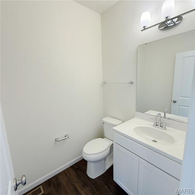 Building Photo - 302 Windmill View Court