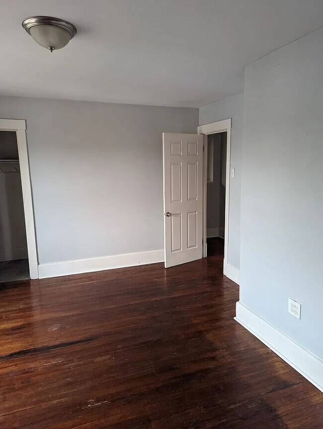 Building Photo - Available 8/7/26 – Charming 3 Bedroom Home in Brookline | $1,650/Month