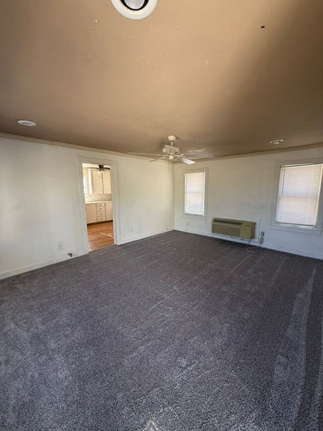 Building Photo - 1630 1/2 S. 11th