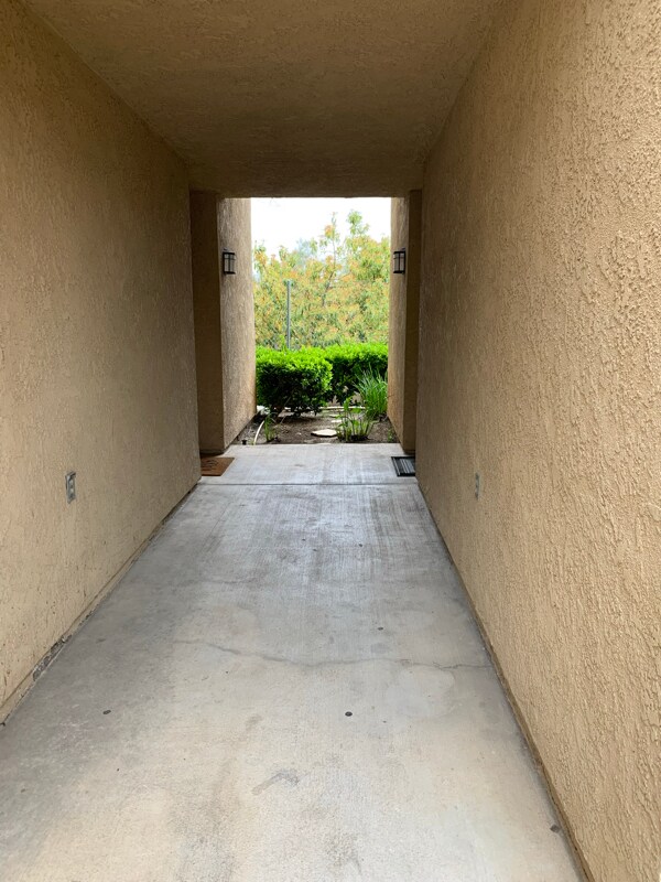 Building Photo - 1365 Crafton Ave