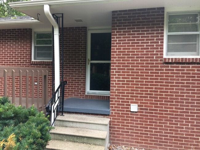 Building Photo - 1141 S 44th St