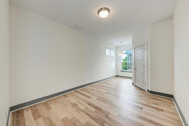 Building Photo - 1506 Homespun Rd
