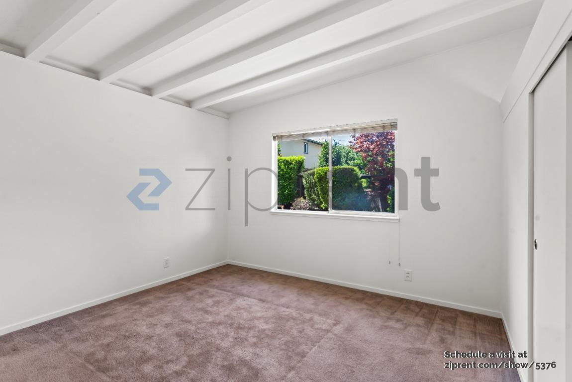 Building Photo - 789 Manzanita Ave