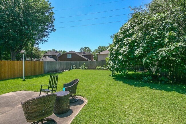 Building Photo - 3522 Pecan Point Dr