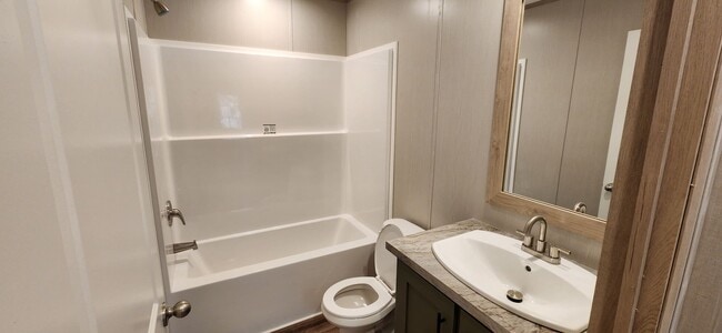 Building Photo - 32560 Hill Creek Rd