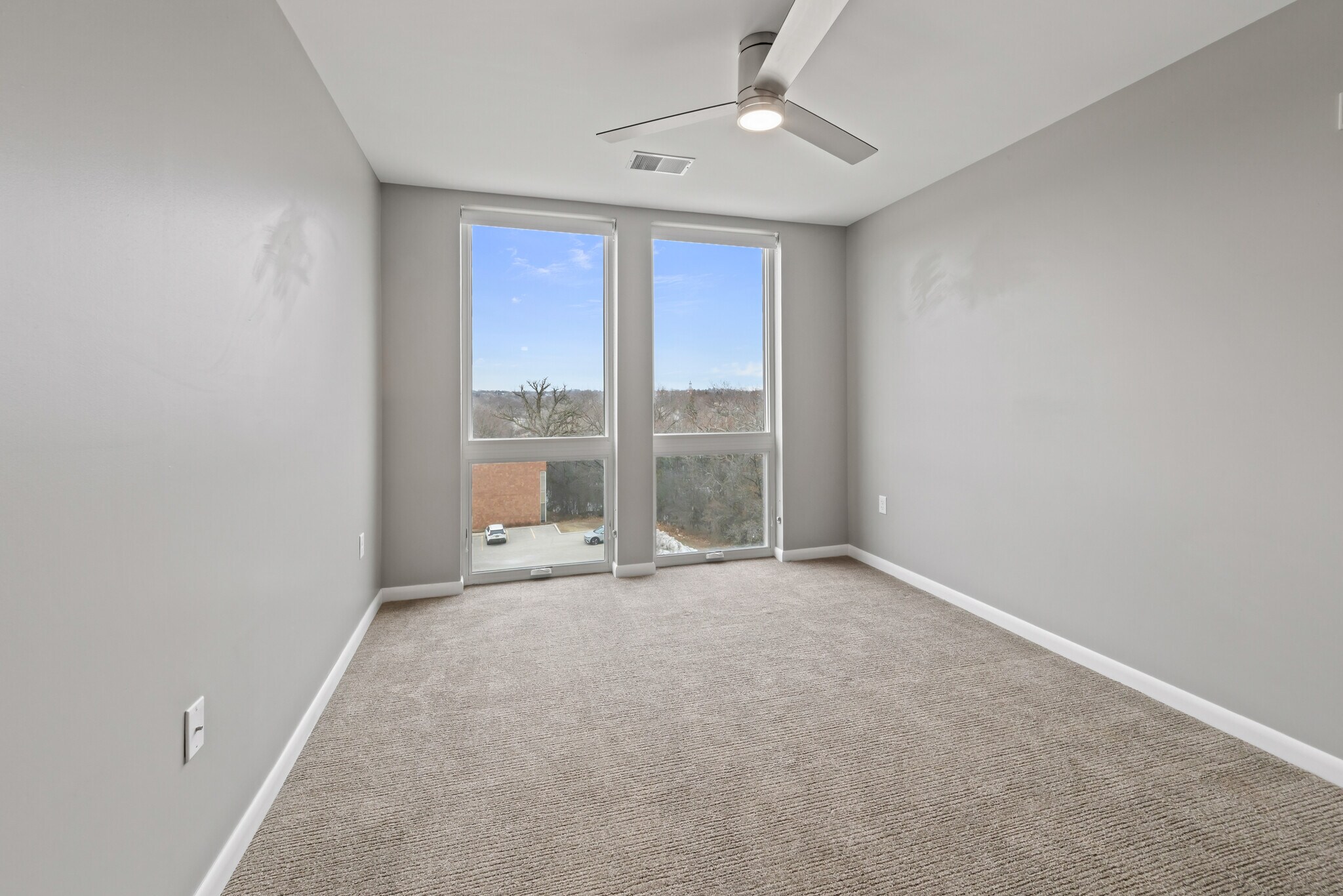 Building Photo - 8041 W Bluemound Rd