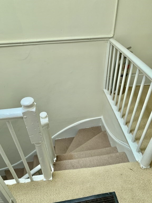 Building Photo - 10 Appian Way