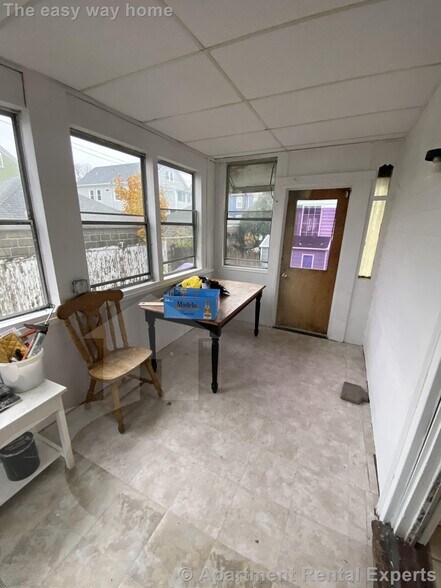 Building Photo - 1028 Fellsway