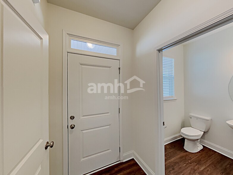 Building Photo - 5250 Smithbriar Dr