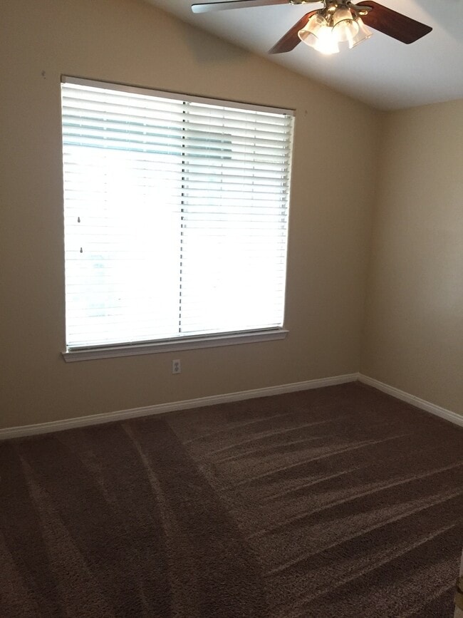 Building Photo - Beautiful Home in Fairway Oaks - Calloway ...