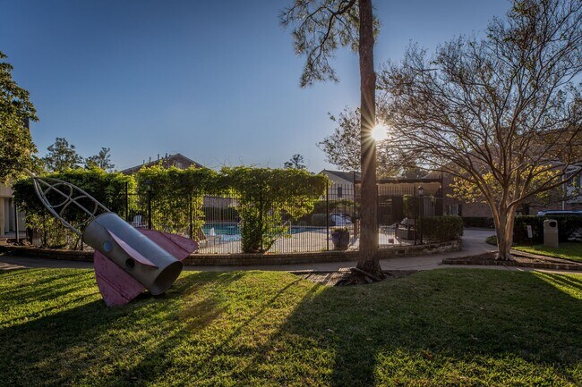 Building Photo - 6422 Burgoyne Dr.