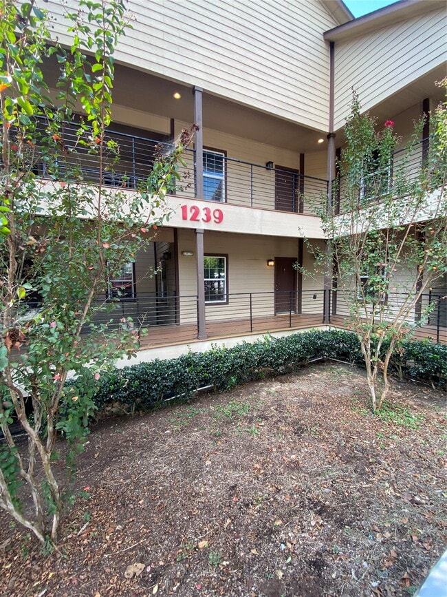 Building Photo - 1239 20th St