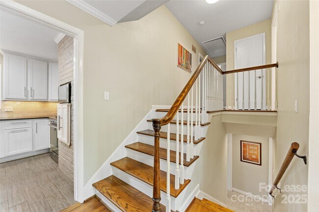 Building Photo - 3329 Winnipeg Cir