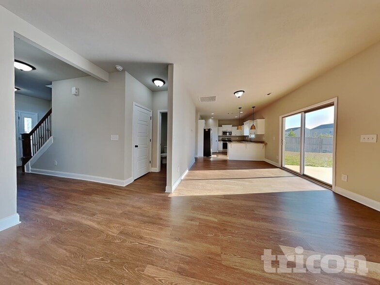 Building Photo - 667 Dandelion Row