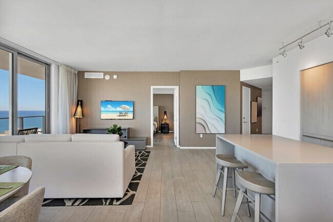 Building Photo - 4010 S Ocean Dr