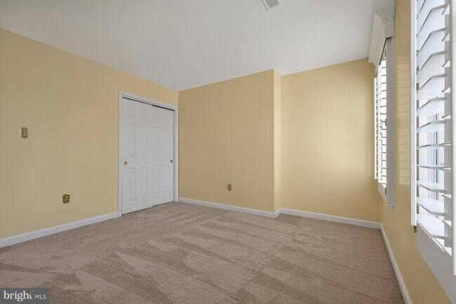 Building Photo - 8815 Surrey Ct