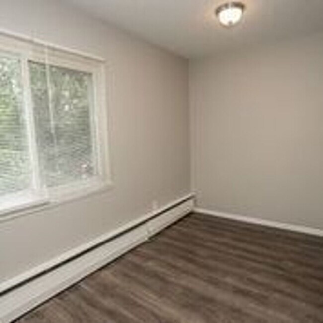 Building Photo - 1 Bed/ 1 Bath Renovated Apartment in Brook Park Ohio