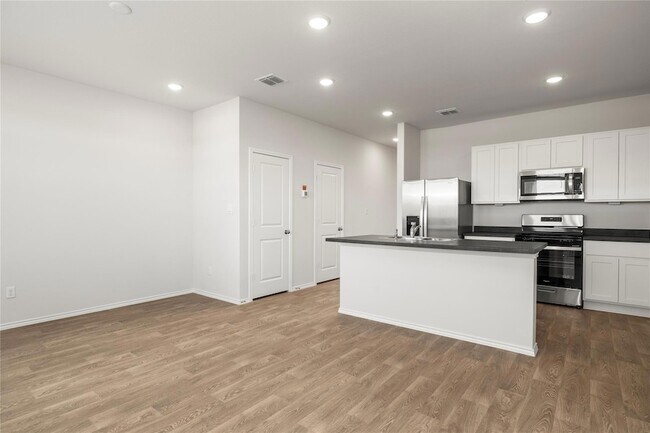 Building Photo - 226 Jackson Dr