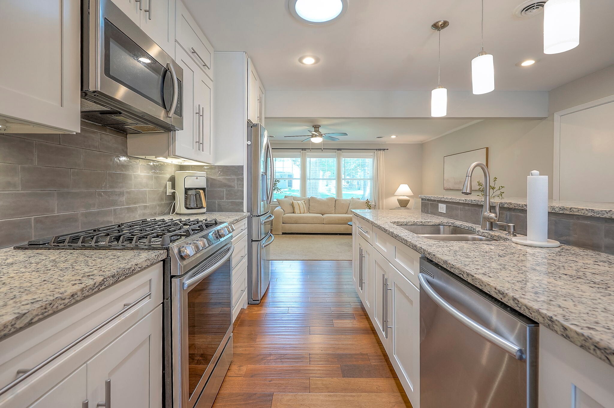 Building Photo - 2507 W 79th St