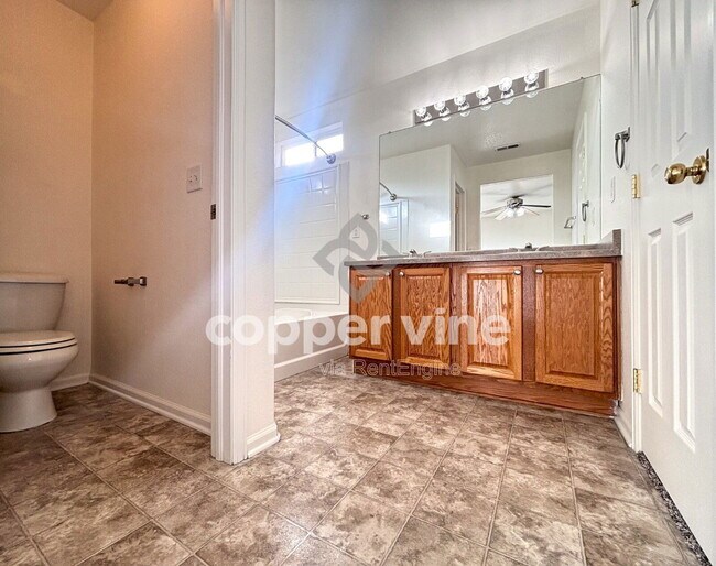 Building Photo - 2538 E 127th Ct