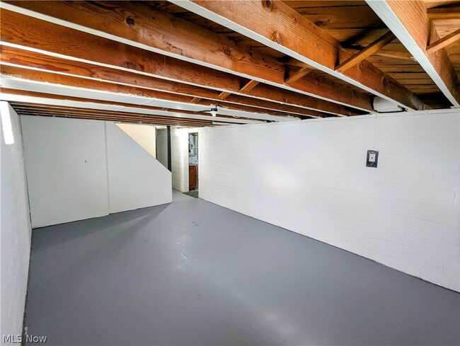 Building Photo - 3207 Wellington Ave