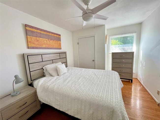 Building Photo - 2010 Abbey Cir