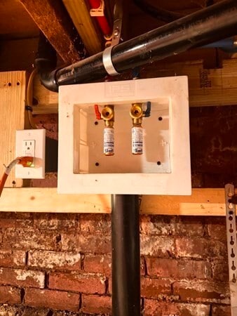 Building Photo - 121 Newton St