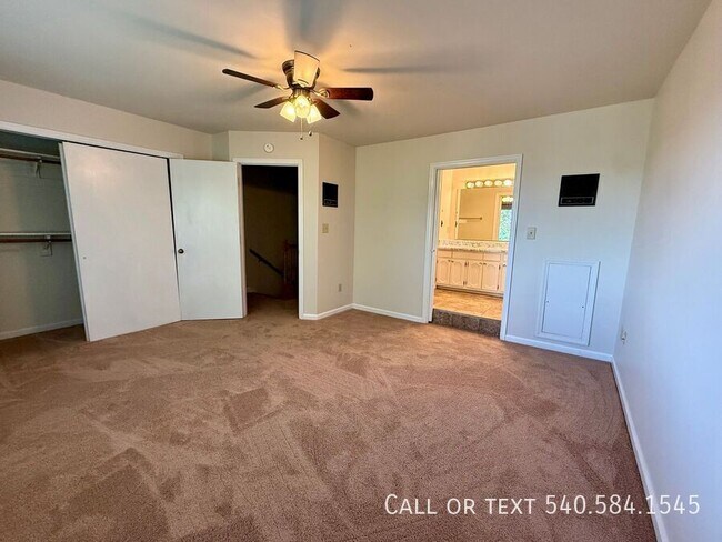 Building Photo - 3377 Kelly Ln