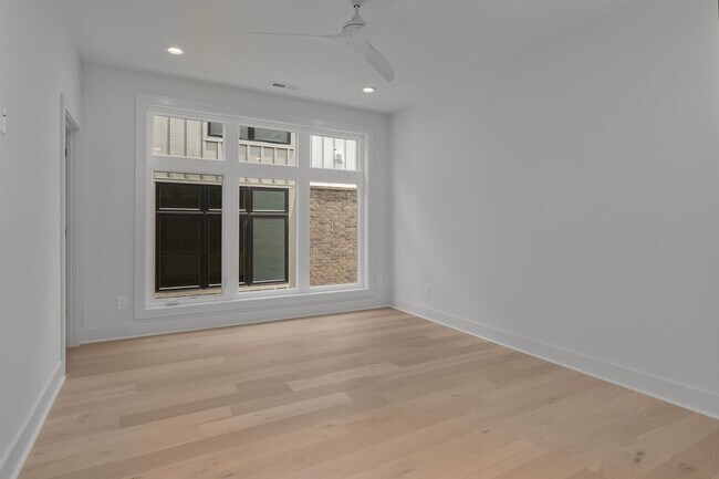 Building Photo - Stunning New Townhome in The Heart of East Nashville