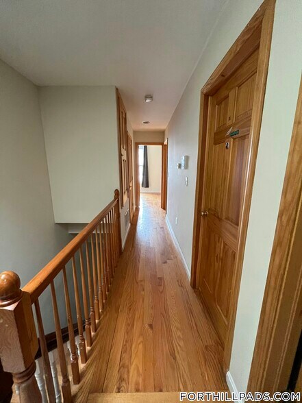 Building Photo - 10 Moreland St