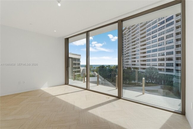 Building Photo - 5 Grove Isle Dr