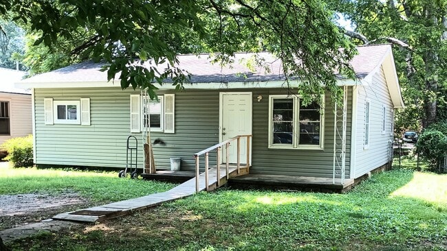 Primary Photo - Charming 3-Bedroom Home for Rent!