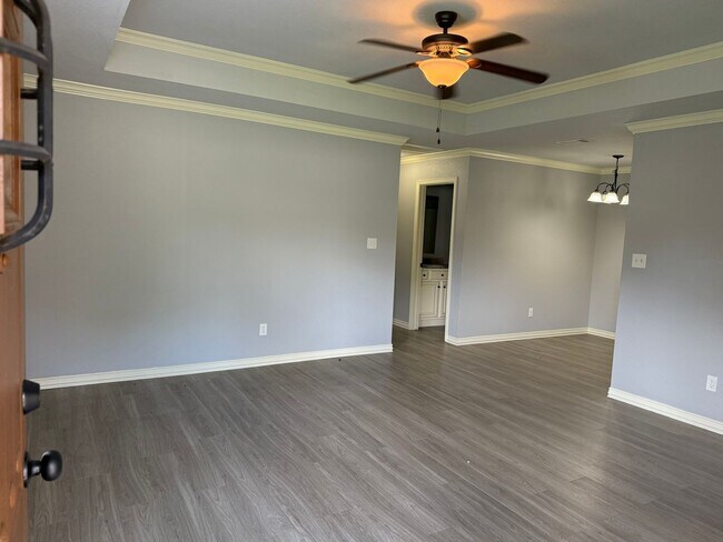 Building Photo - Hatcher-1118 (AG*)