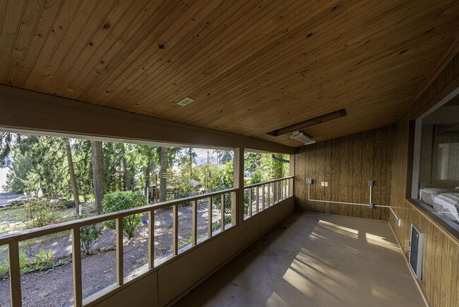 Building Photo - BEAUTIFUL CABIN STYLE HOME ACROSS FROM SIL...