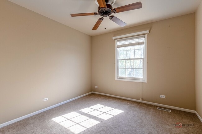 Building Photo - 1214 Shoreline Dr