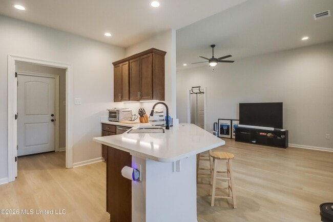 Building Photo - 11415 Oak Alley Dr