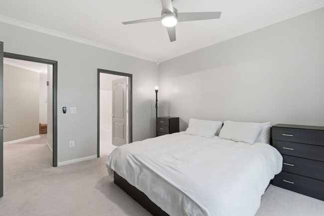 Building Photo - Charming 3BD/2BA in Island Creek