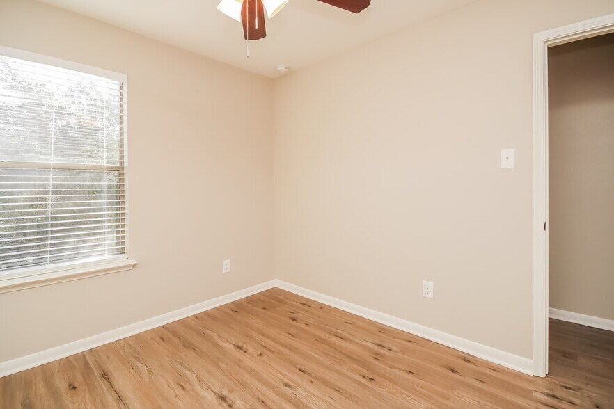 Building Photo - 21623 Mossey Pines Ct