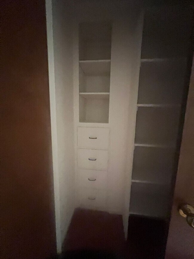 Building Photo - Nothing but short of Amazing - 3 Bedroom home!