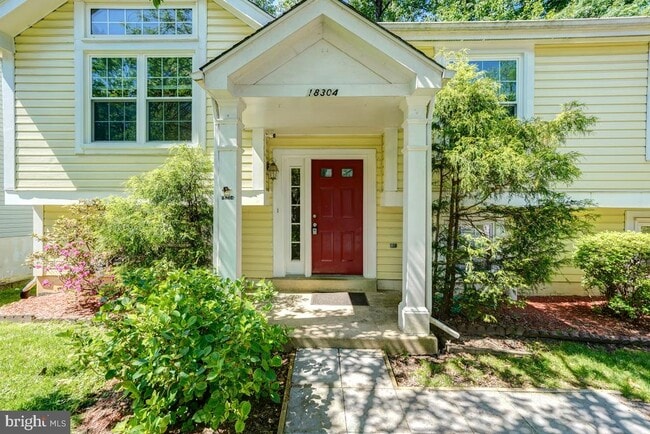 Building Photo - 18304 Swan Stream Dr