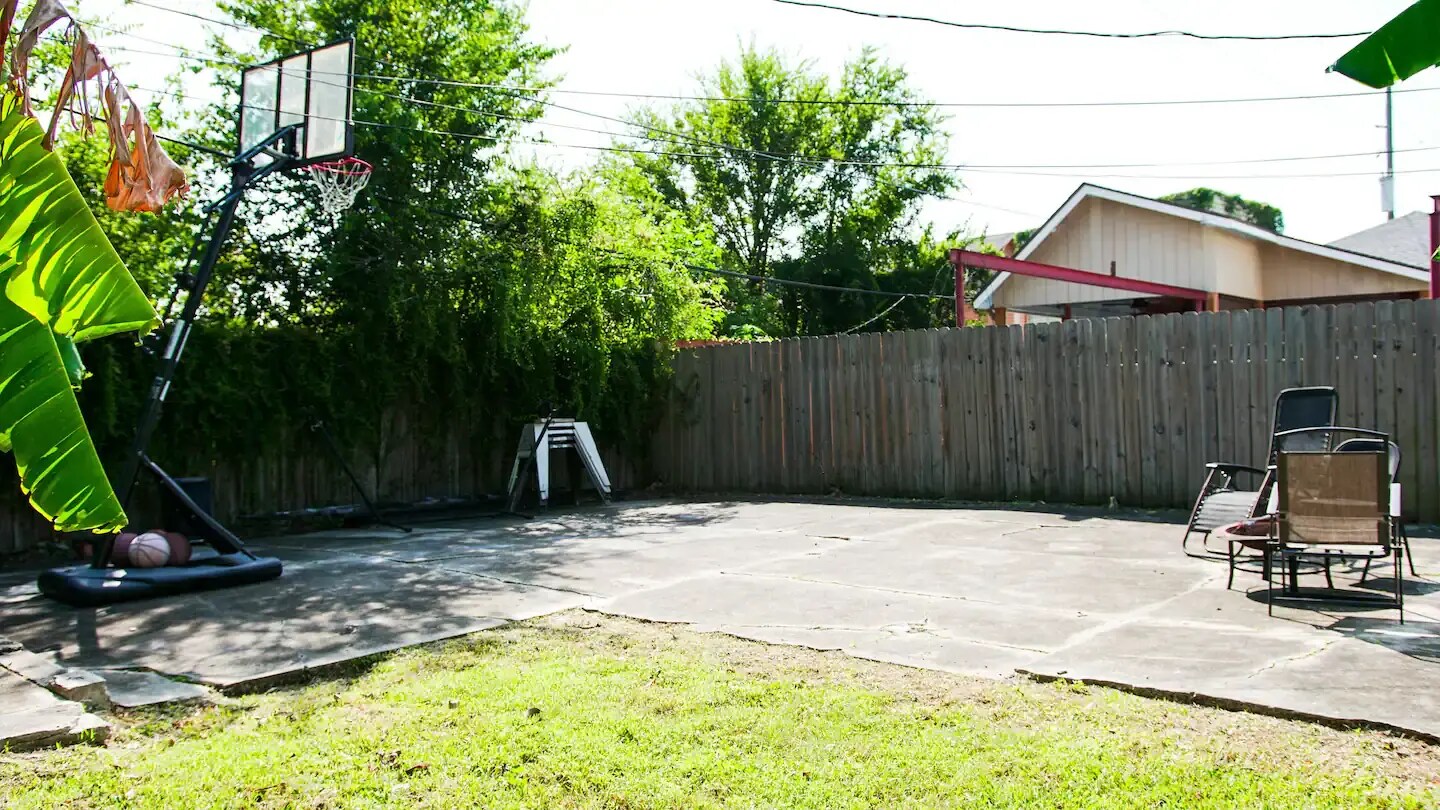 Backyard "Basketball Court" - 3415 Louisiana Avenue Pky
