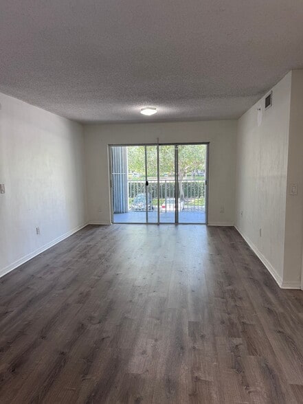 Building Photo - 2640 S University Dr