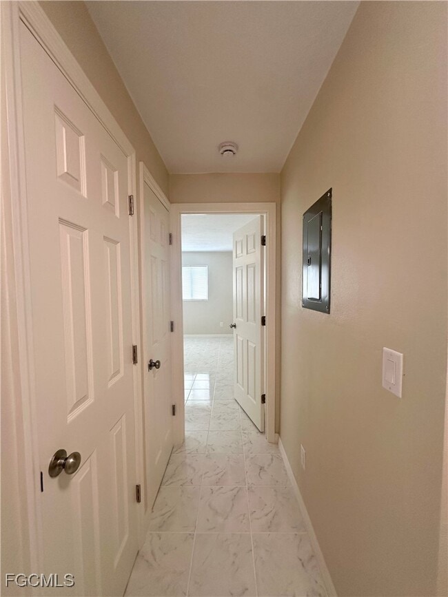 Building Photo - 4802 Tudor Dr