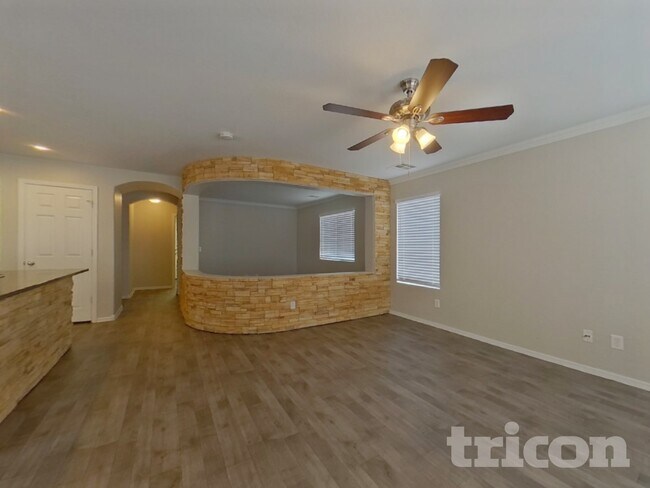 Building Photo - 35002 N Bandolier Dr