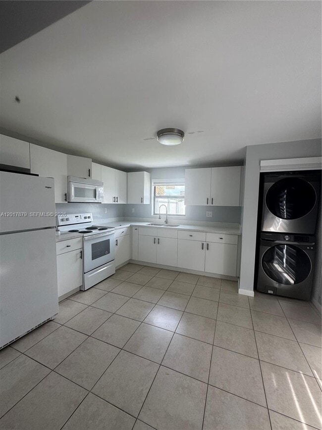 Building Photo - 20500 SW 114th Pl