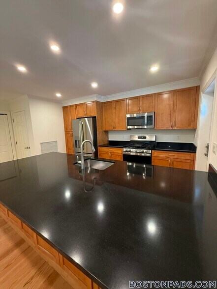 Primary Photo - 104 Ellery Ct