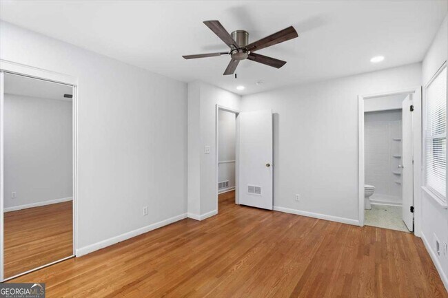 Building Photo - 2815 Carolyn Dr