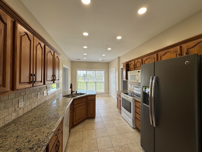 Building Photo - 806 Muscogee Way