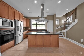 Building Photo - 535 Allston St