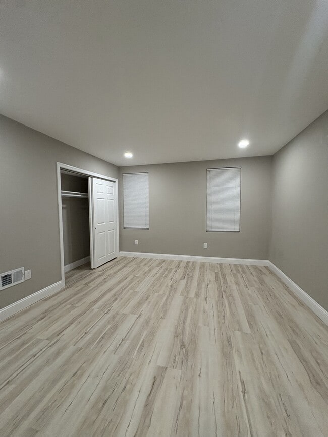 Building Photo - 2229 N Hancock St